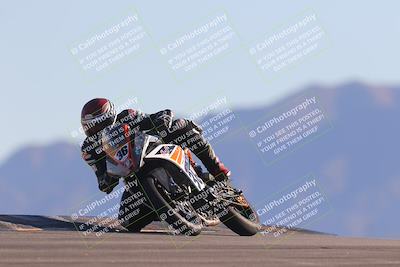 media/Nov-06-2023-Moto Forza (Mon) [[ce023d0744]]/3-Intermediate Group/Session 5 (Turn 9)/